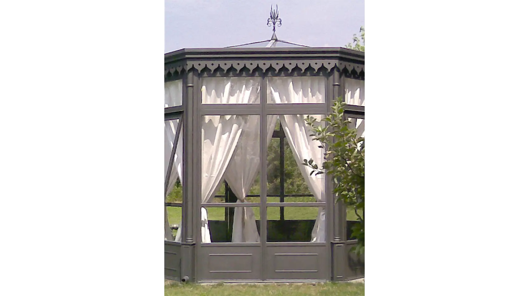 H – classic hexagonal gazebo